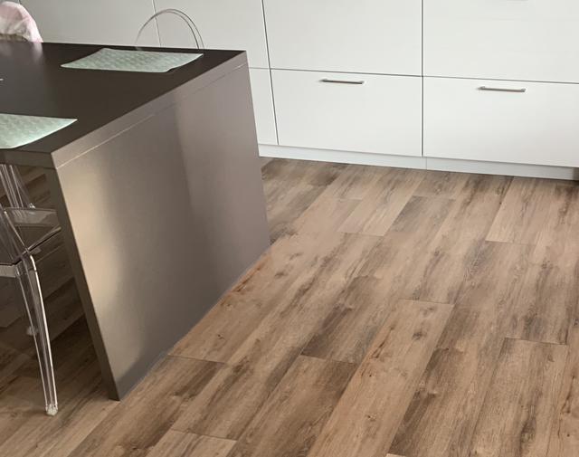 parket vinyl in keuken door Emex